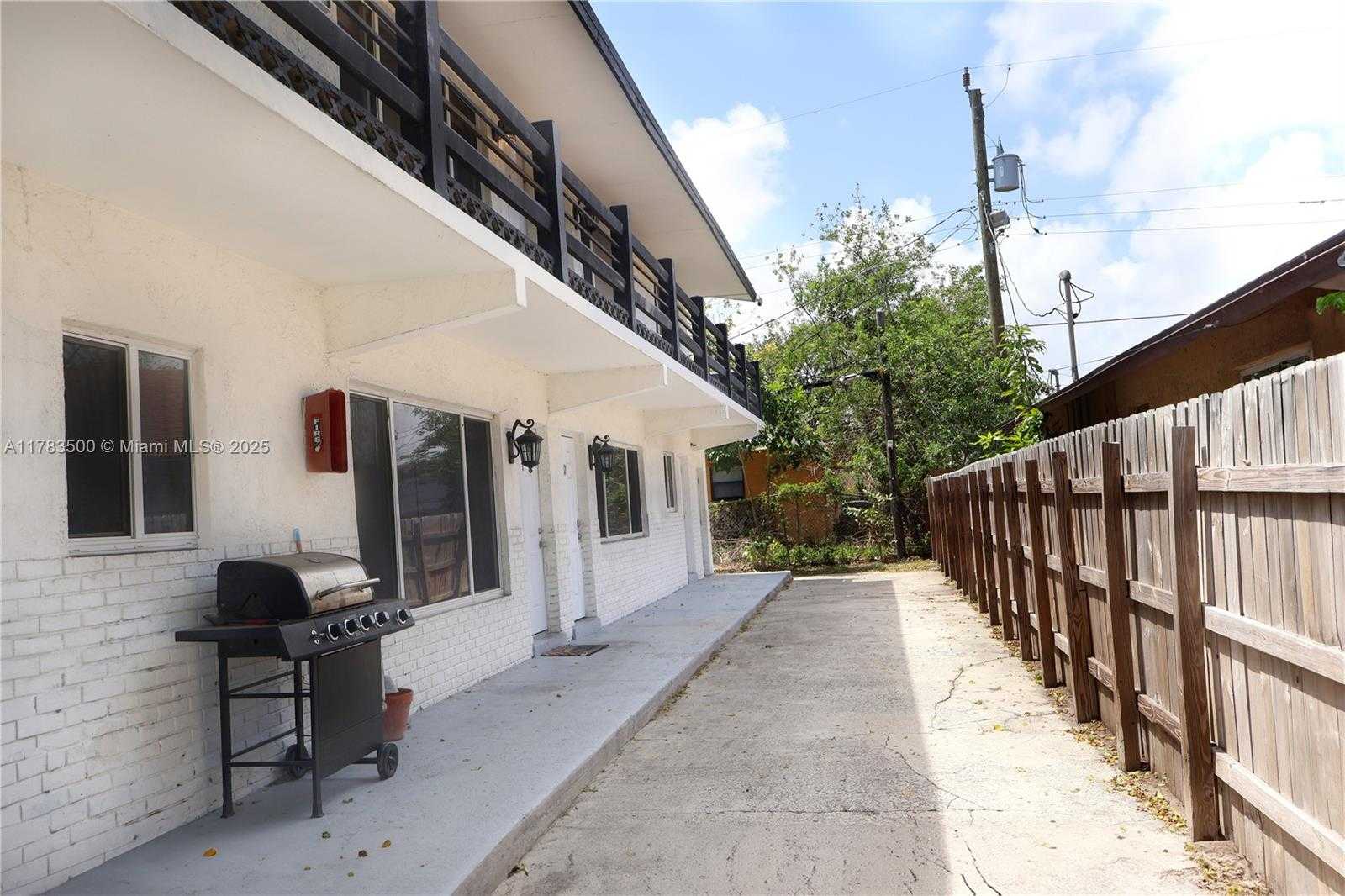Small Image of 715 NORTH WEST 5TH AVE, Pompano Beach Number 3