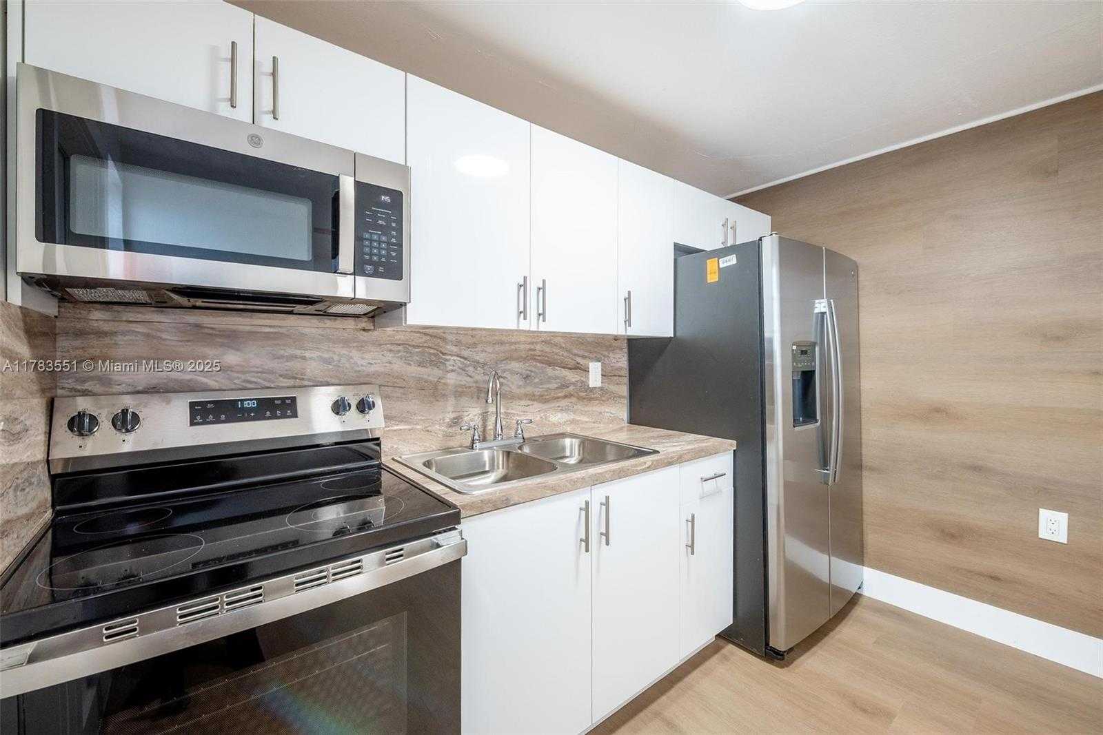 Small Image of 820 86TH ST, Miami Beach Number 17