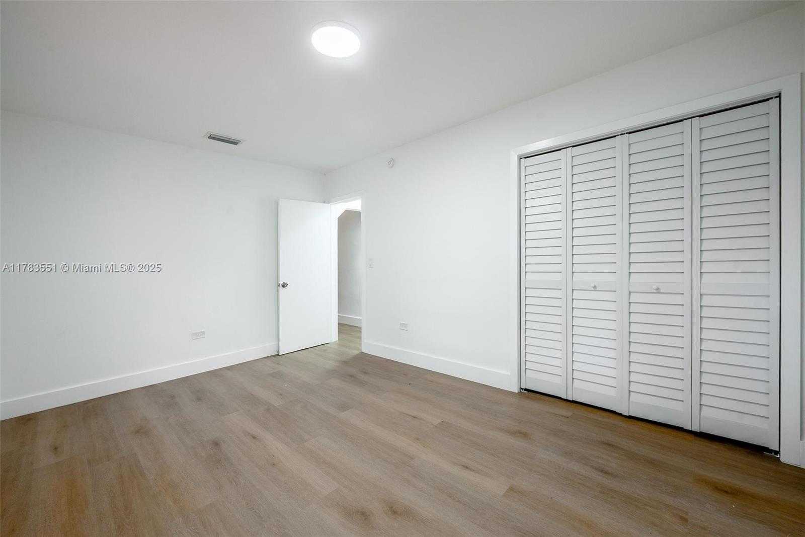 Small Image of 820 86TH ST, Miami Beach Number 25