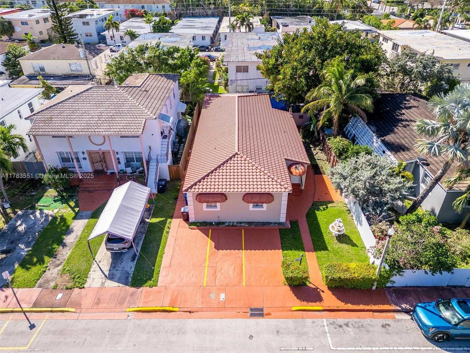 Small Image of 820 86TH ST, Miami Beach Number 3