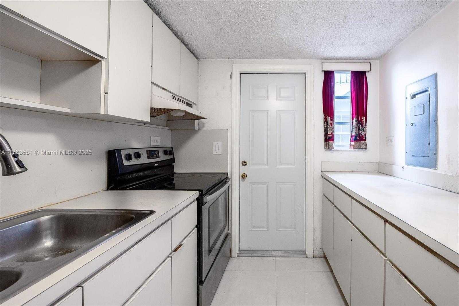 Small Image of 820 86TH ST, Miami Beach Number 42