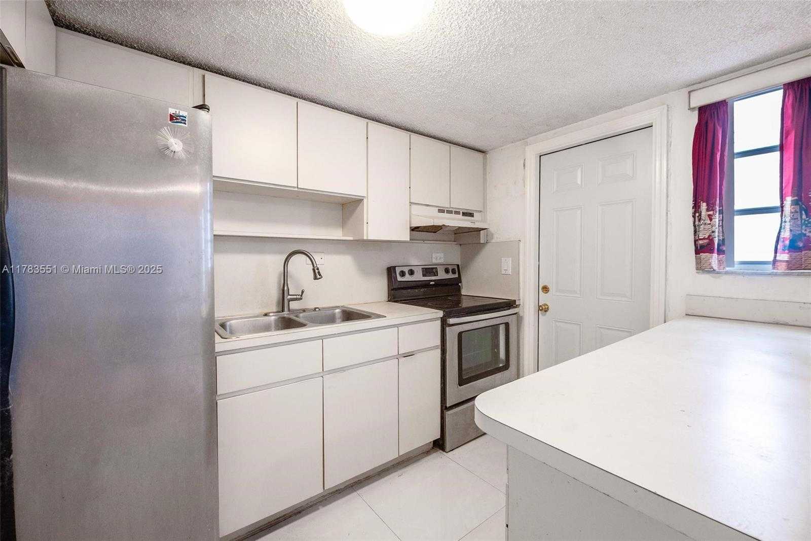 Small Image of 820 86TH ST, Miami Beach Number 43