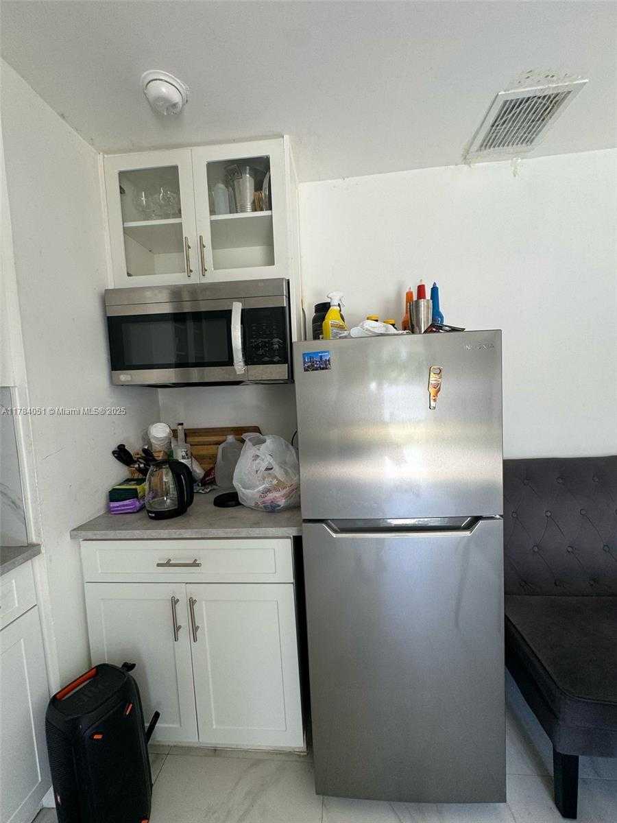 Small Image of 2320 #5, Dania Beach Number 10