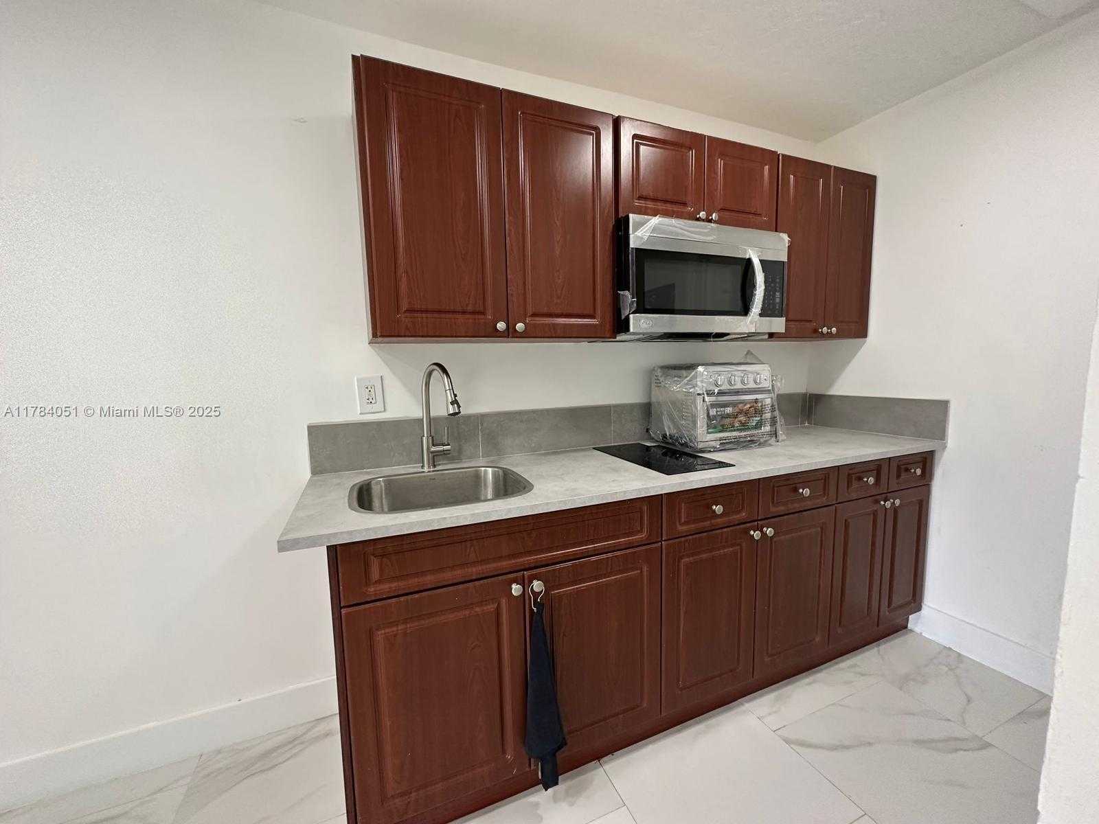 Small Image of 2320 #5, Dania Beach Number 16