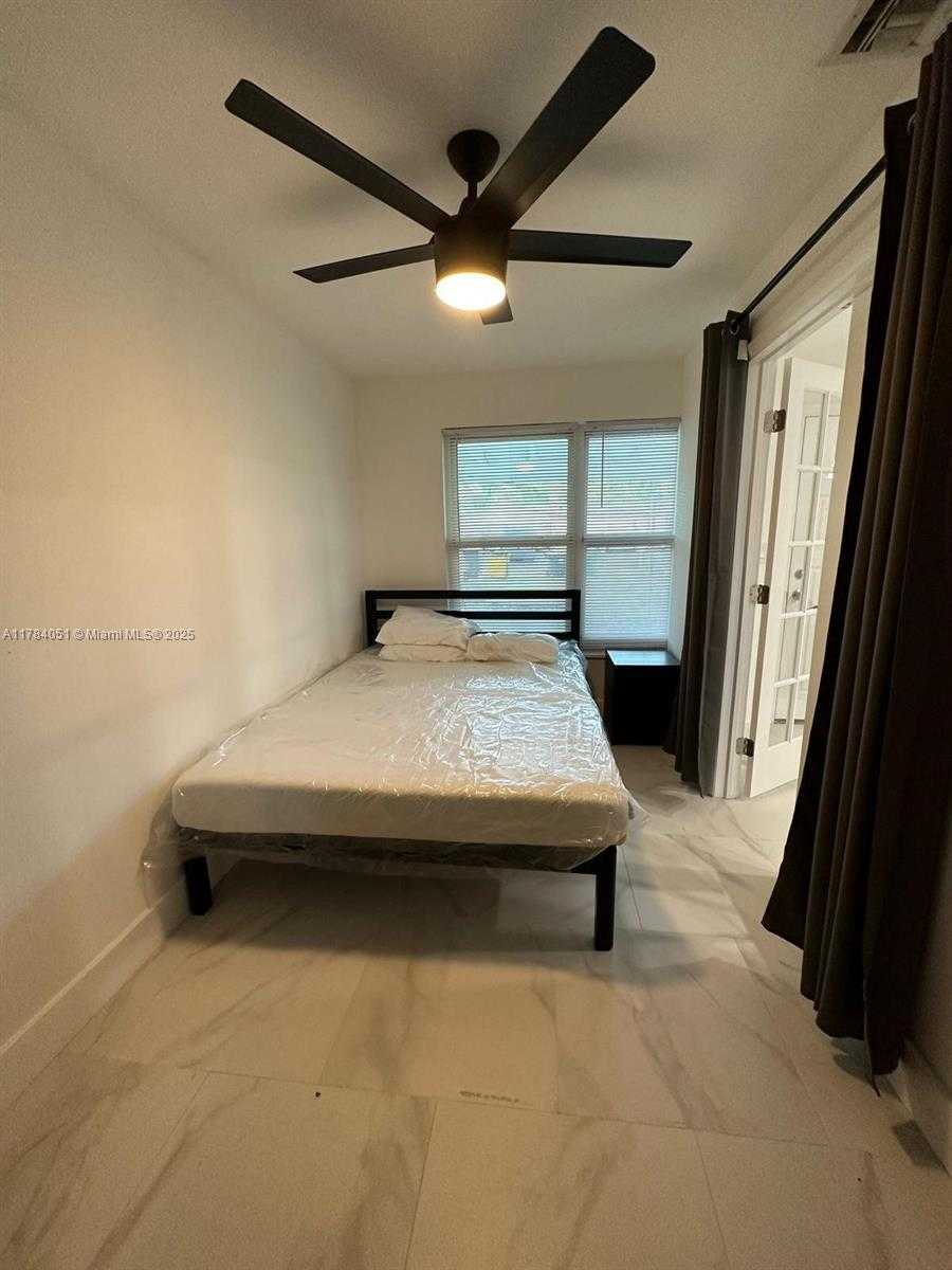 Small Image of 2320 #5, Dania Beach Number 18