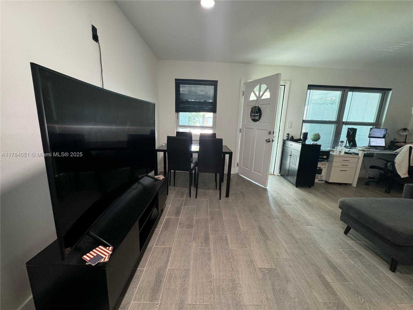 Small Image of 2320 #5, Dania Beach Number 24
