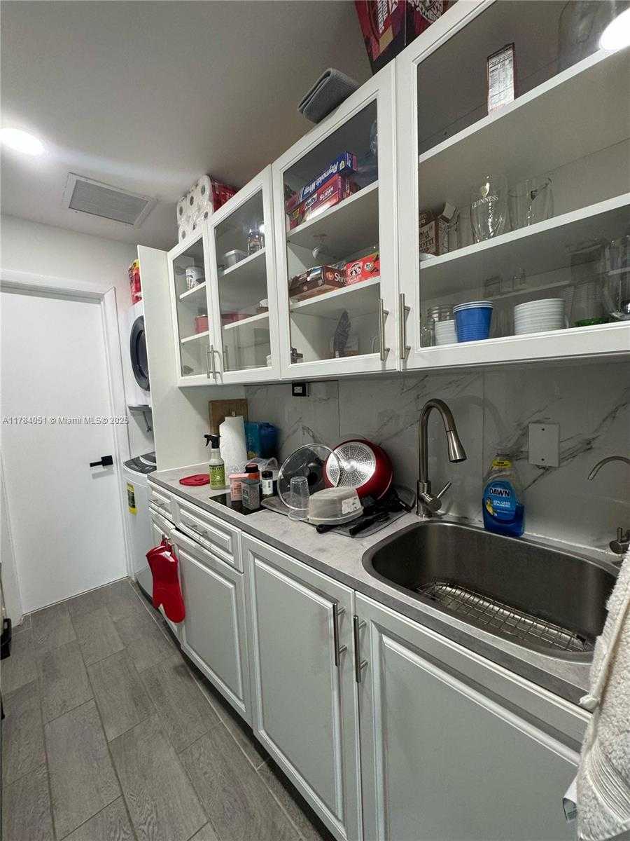 Small Image of 2320 #5, Dania Beach Number 27