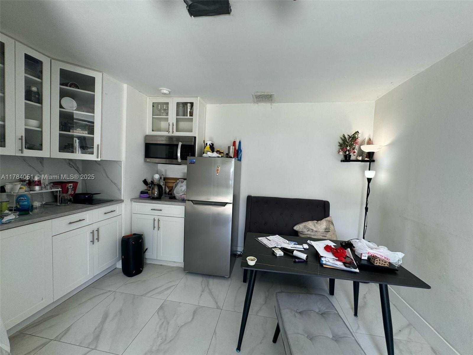 Small Image of 2320 #5, Dania Beach Number 3