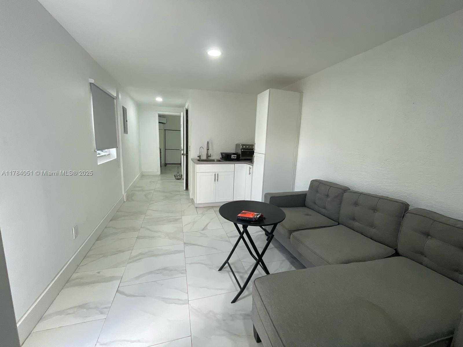 Small Image of 2320 #5, Dania Beach Number 36