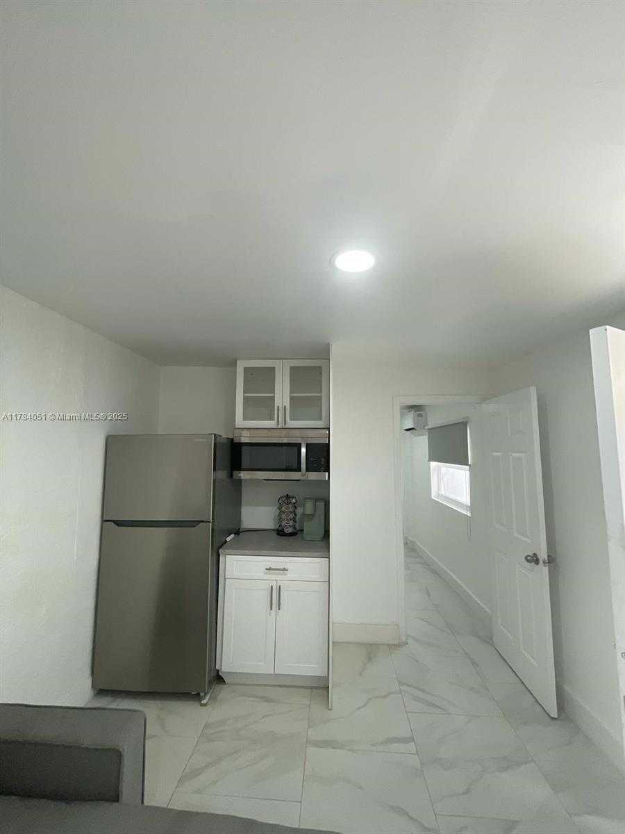 Small Image of 2320 #5, Dania Beach Number 38