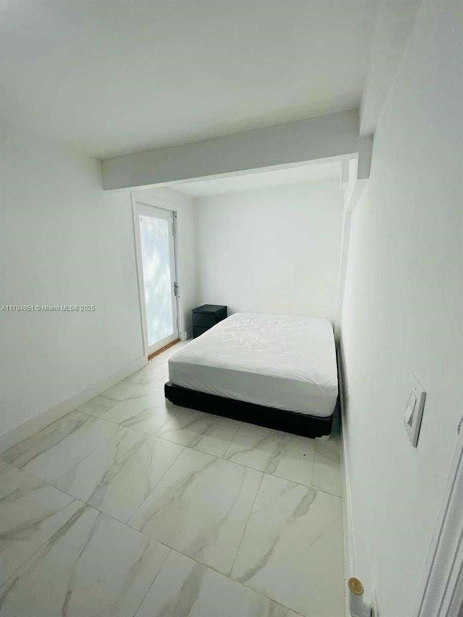 Small Image of 2320 #5, Dania Beach Number 39