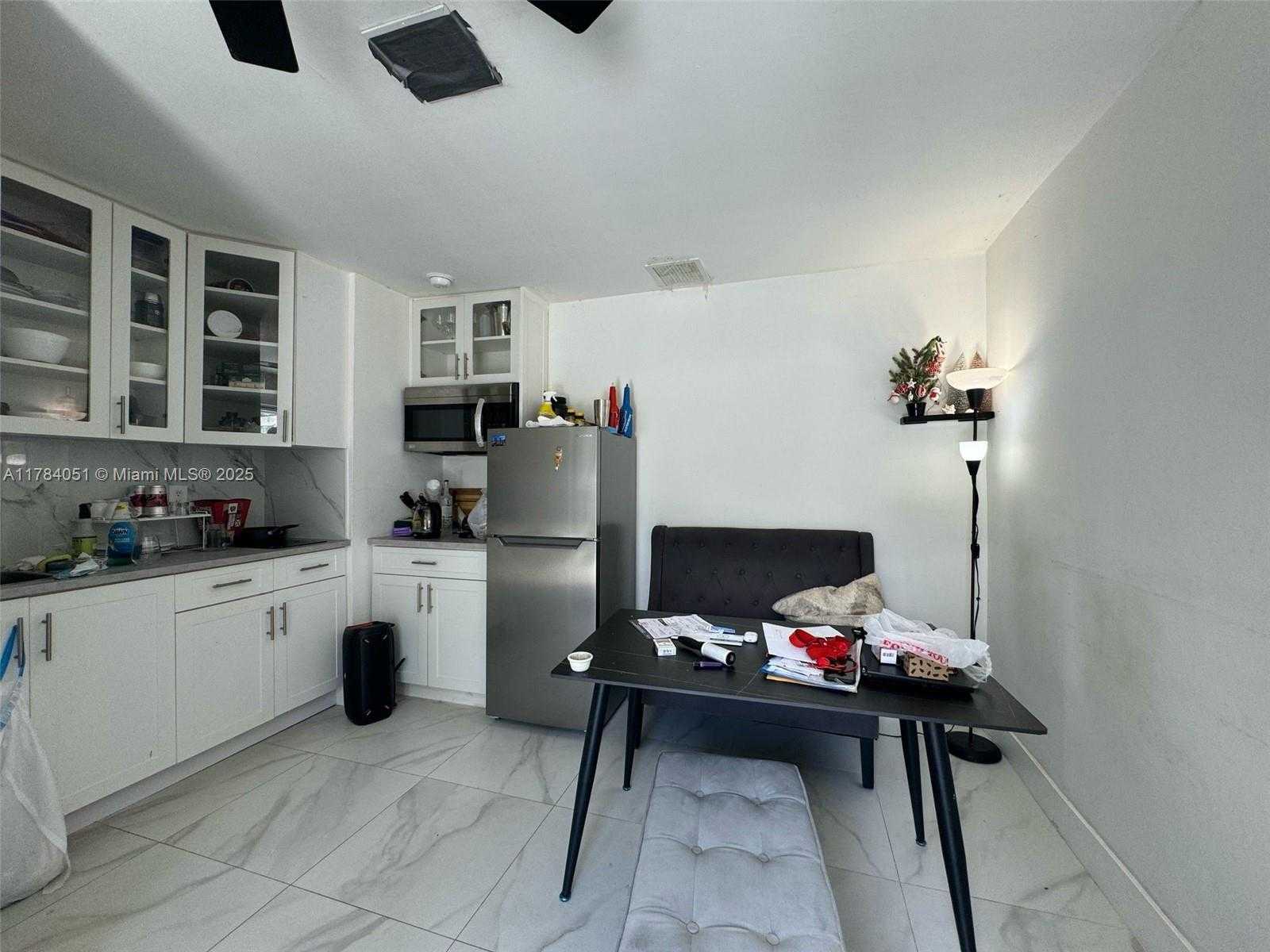 Small Image of 2320 #5, Dania Beach Number 4