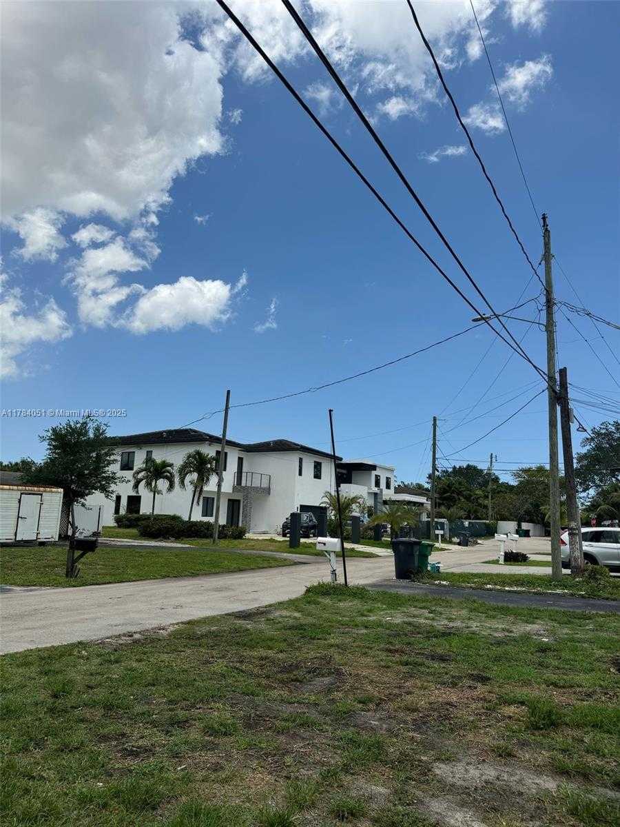 Small Image of 2320 #5, Dania Beach Number 6