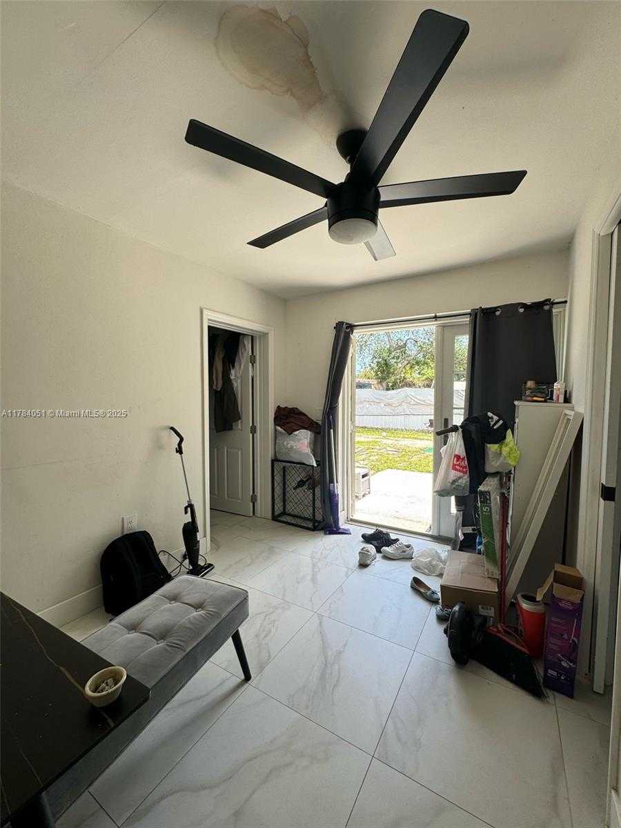 Small Image of 2320 #5, Dania Beach Number 7