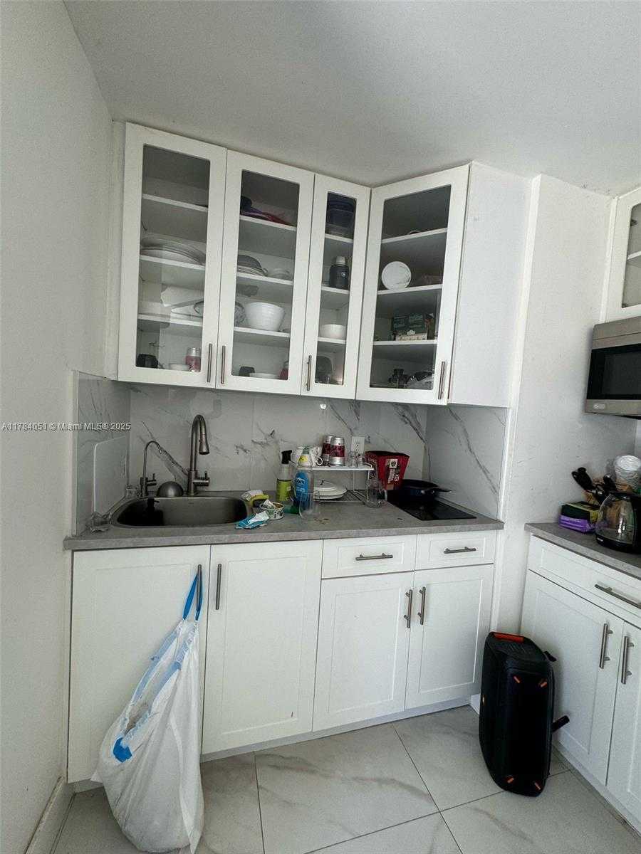 Small Image of 2320 #5, Dania Beach Number 8