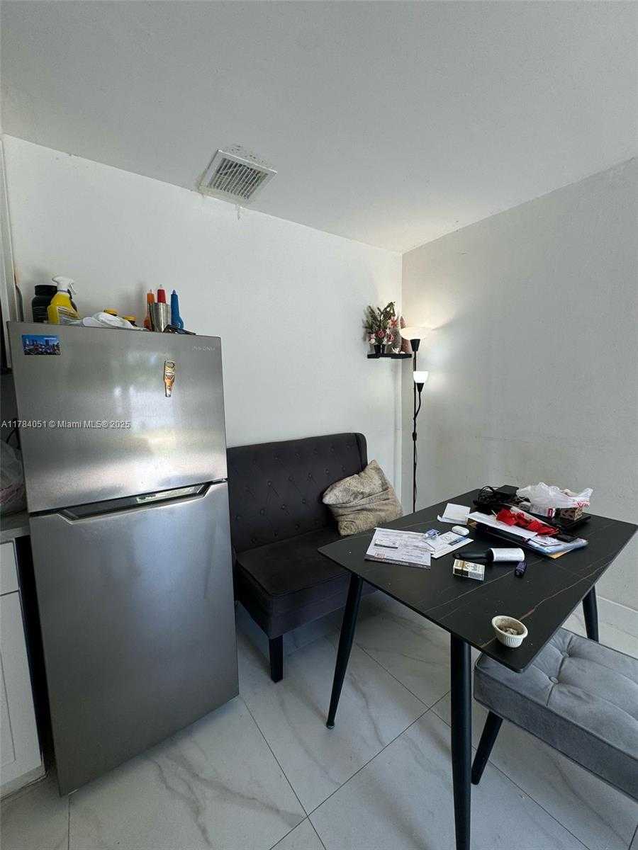 Small Image of 2320 #5, Dania Beach Number 9