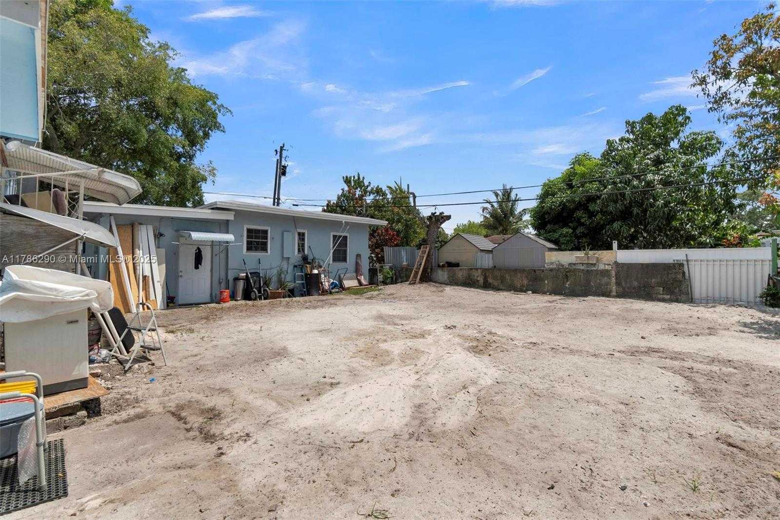 Small Image of 1006 NORTH WEST 112TH TER #2, Miami Number 25