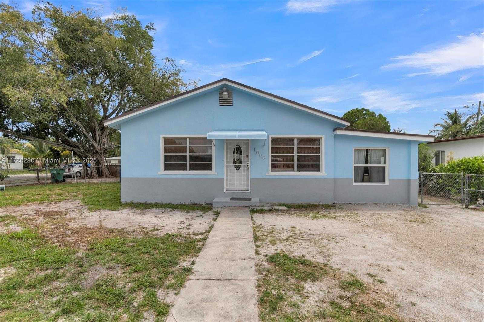 Small Image of 1006 NORTH WEST 112TH TER #2, Miami Number 3