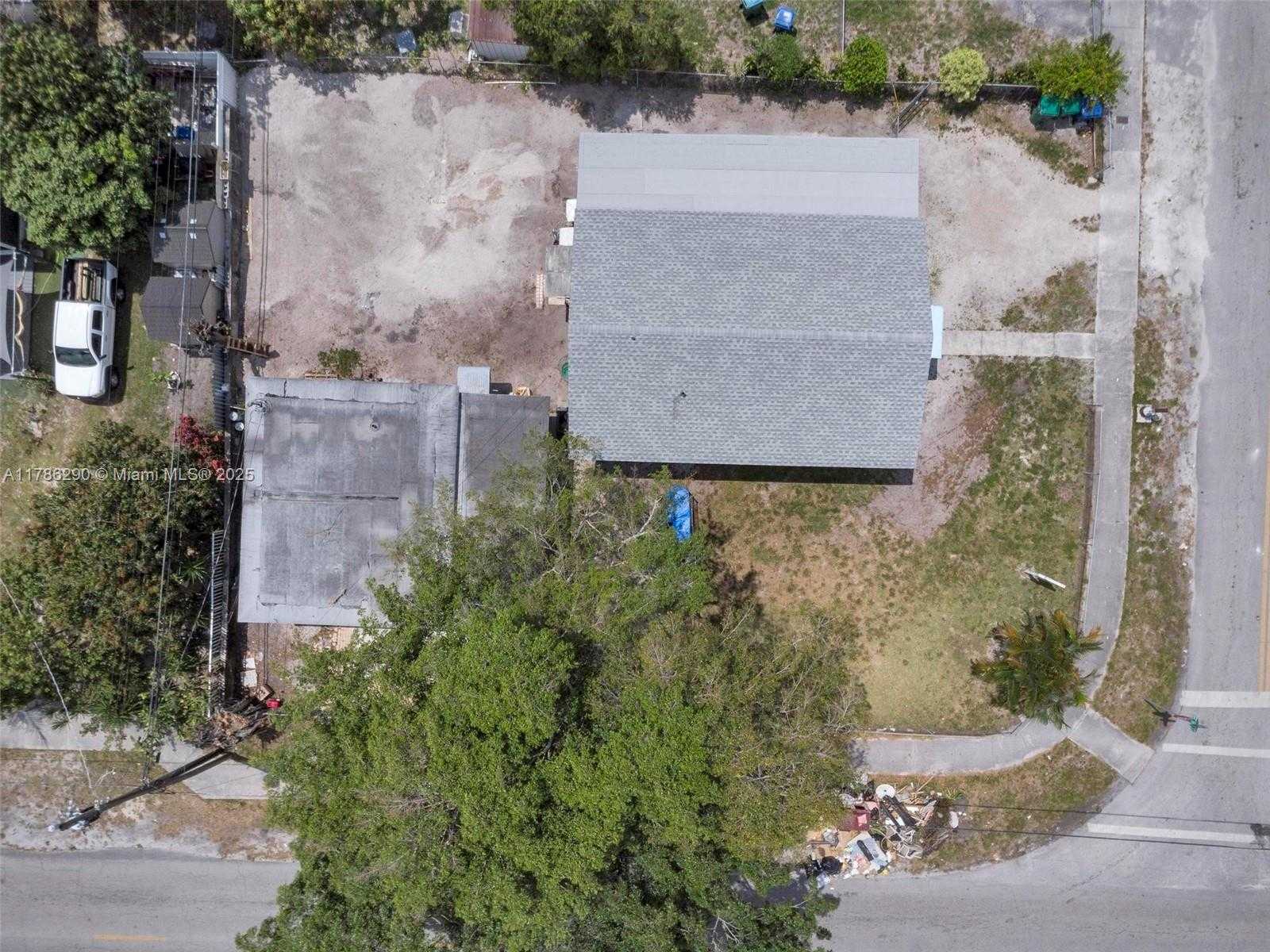 Small Image of 1006 NORTH WEST 112TH TER #2, Miami Number 31