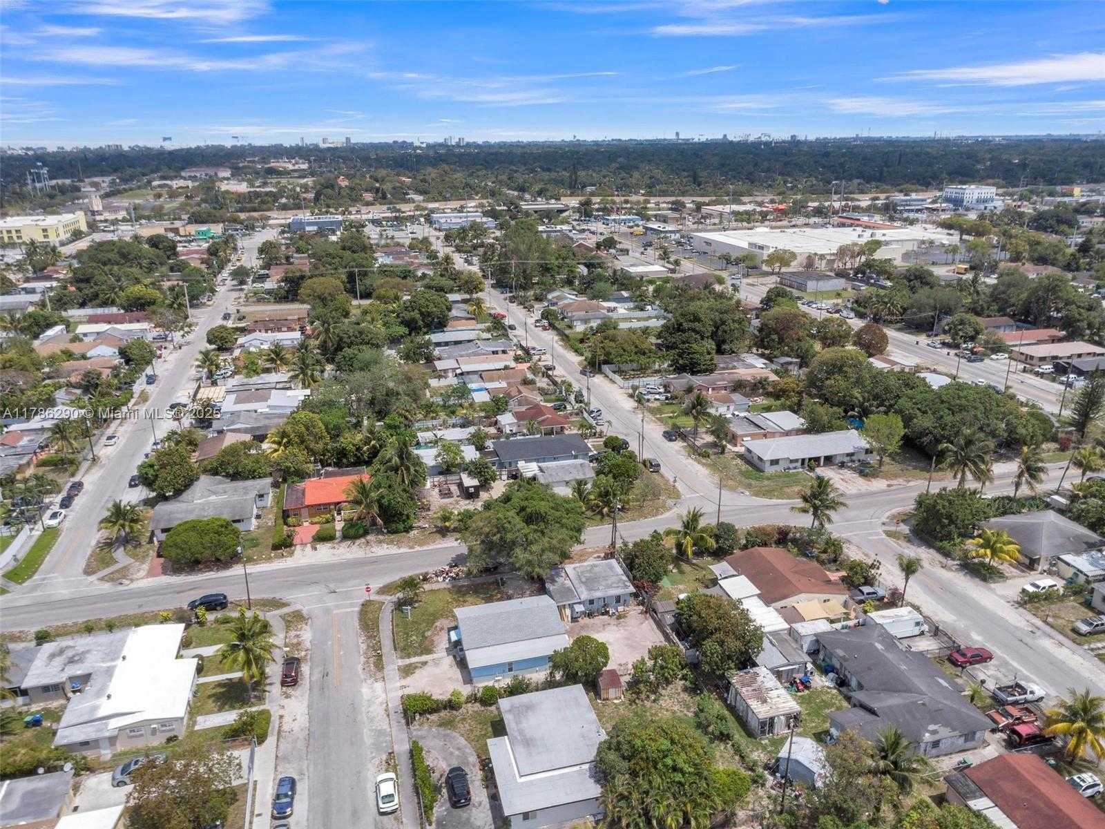 Small Image of 1006 NORTH WEST 112TH TER #2, Miami Number 32