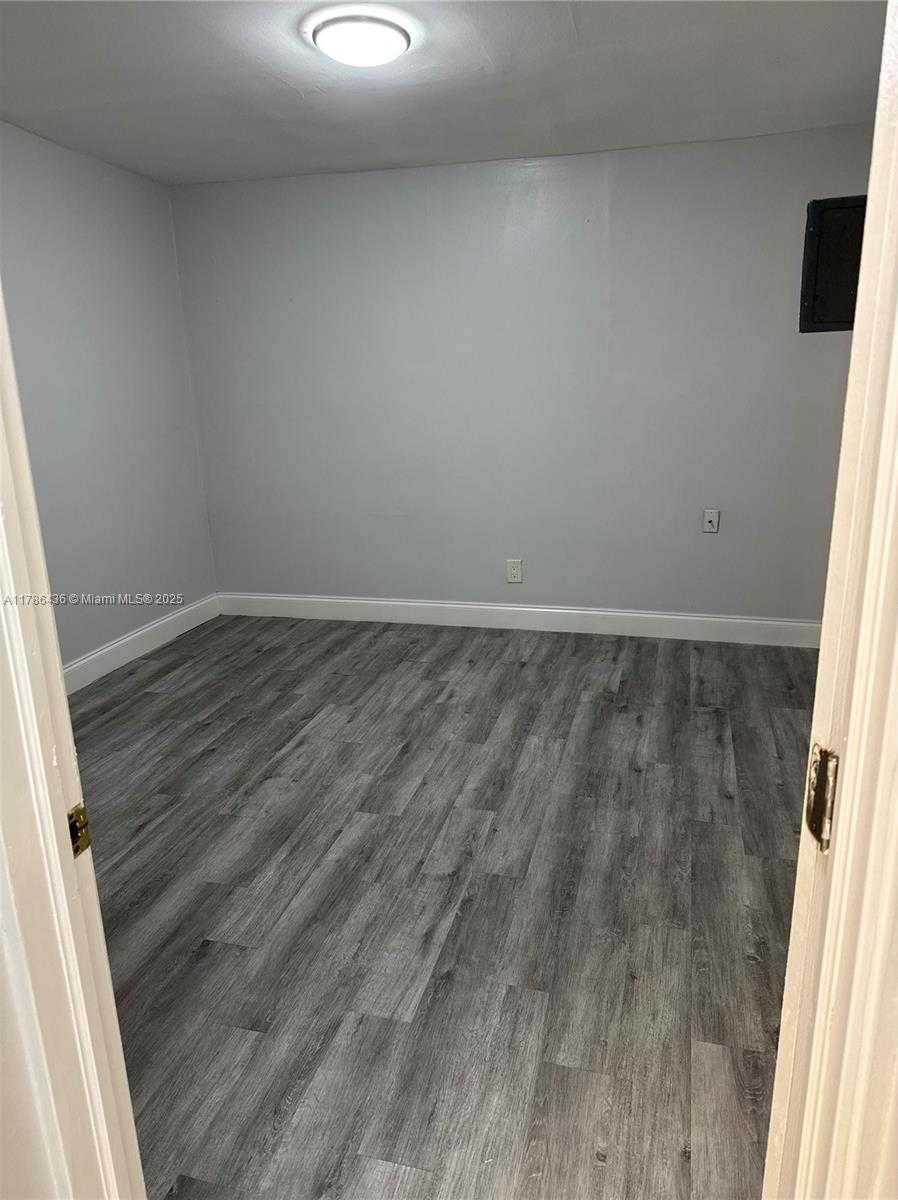 Small Image of 618 30TH ST #3, West Palm Beach Number 10