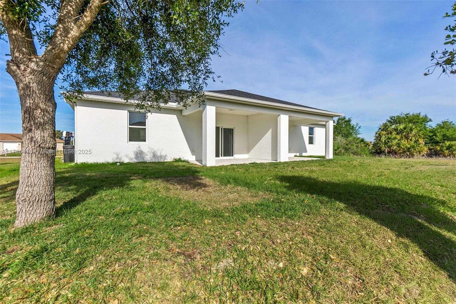 Small Image of 2516 PARK RD, Lehigh Acres Number 14