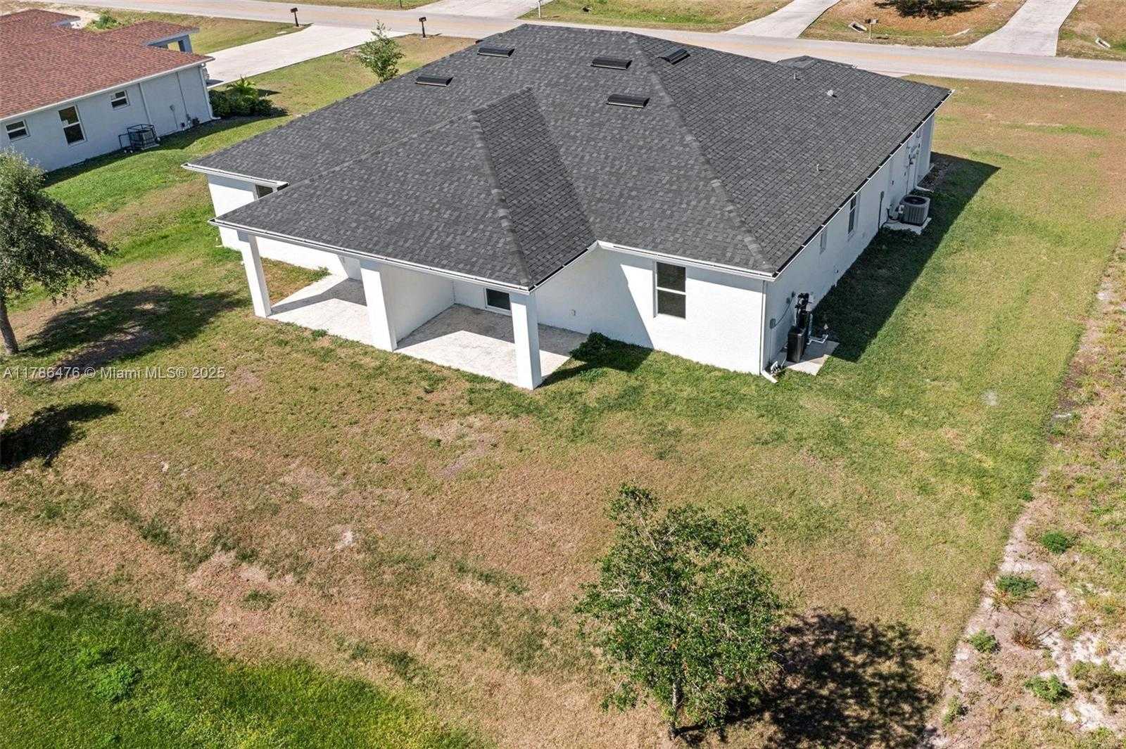 Small Image of 2516 PARK RD, Lehigh Acres Number 4