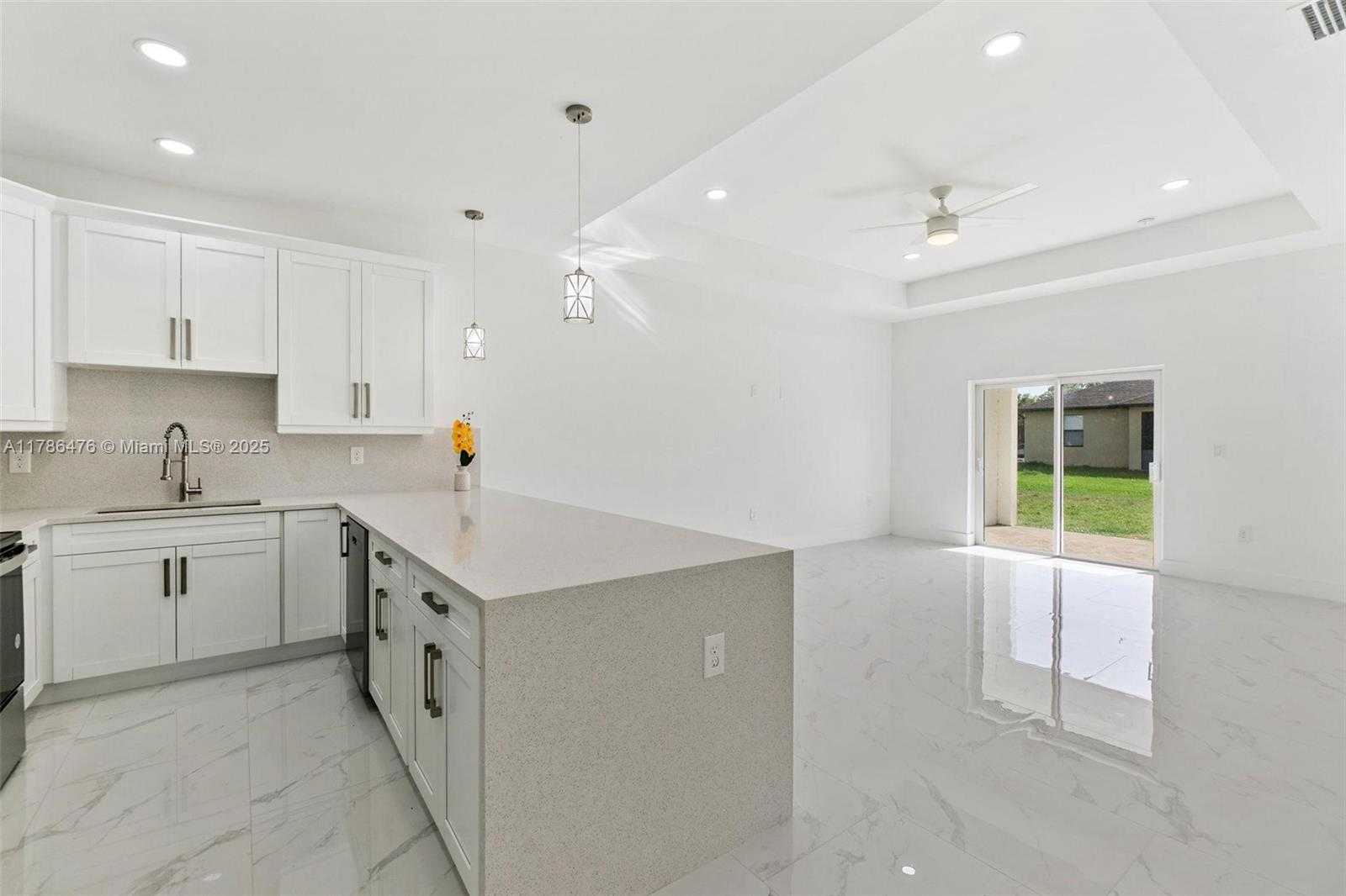 Small Image of 2516 PARK RD, Lehigh Acres Number 6