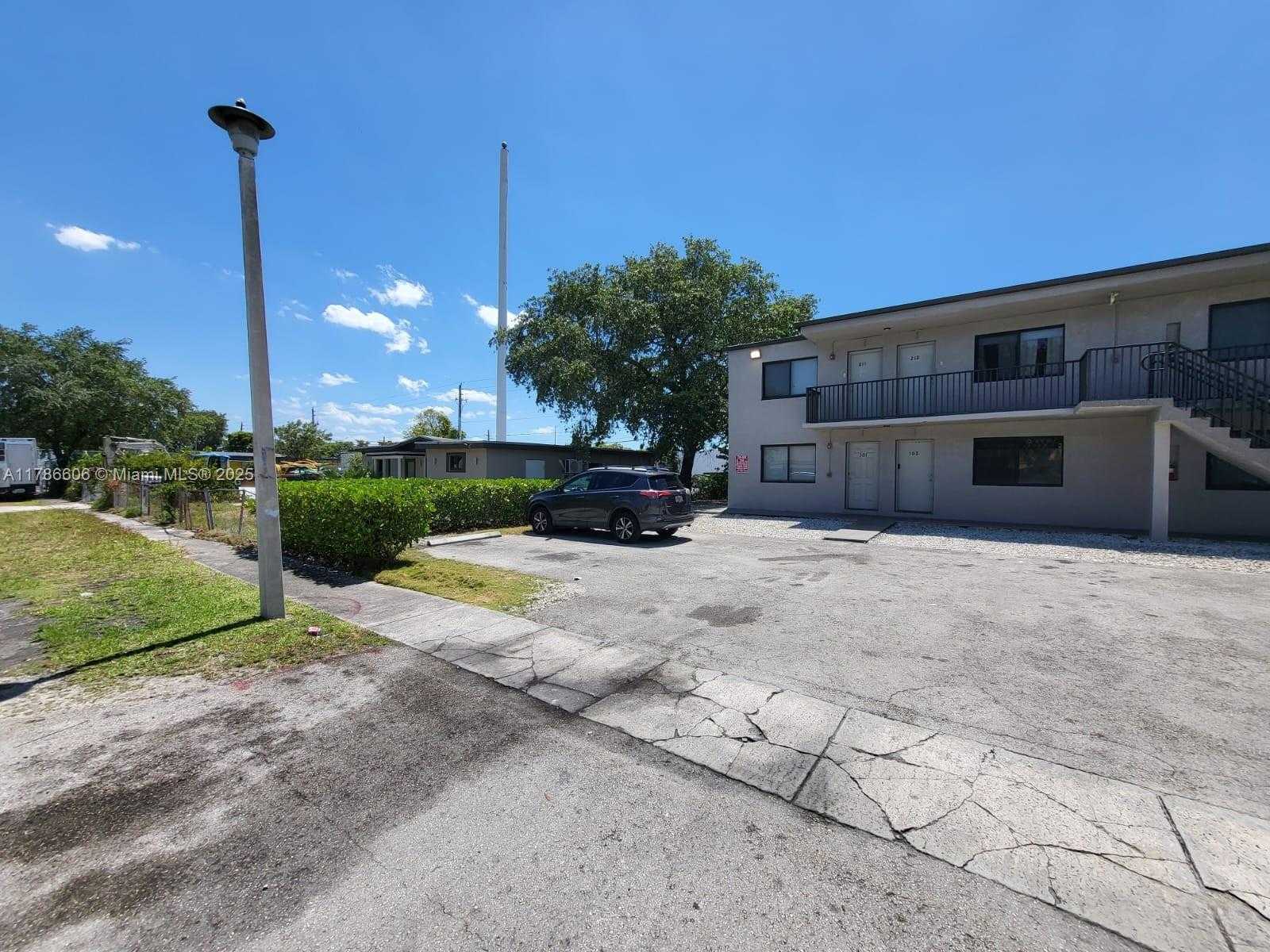 Small Image of 14100 NORTH WEST 6TH CT #20, North Miami Number 9