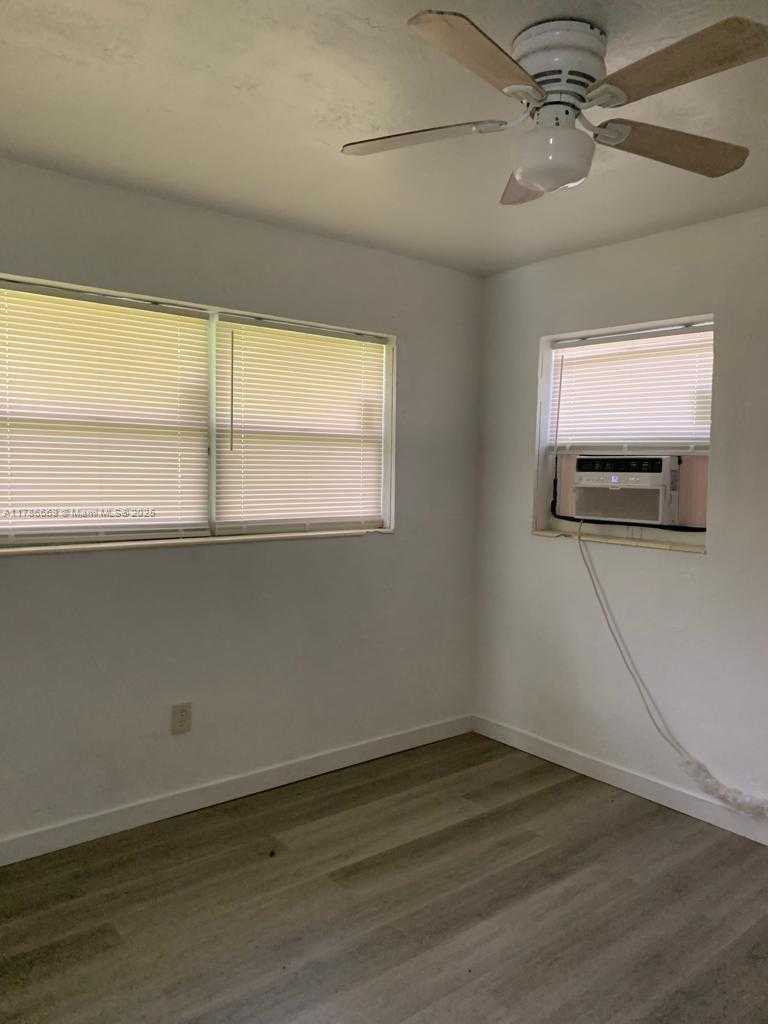 Small Image of 171 NORTH WEST 70TH ST, Miami Number 14