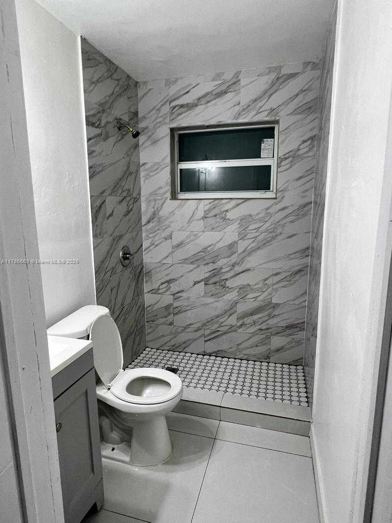 Small Image of 171 NORTH WEST 70TH ST, Miami Number 19