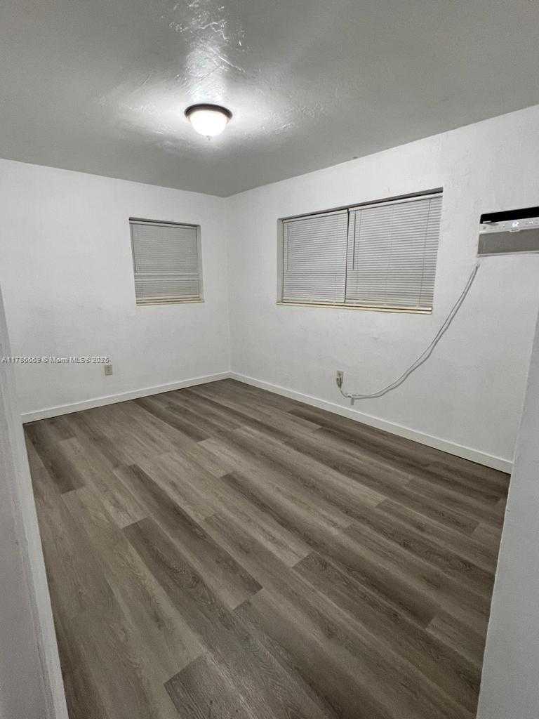 Small Image of 171 NORTH WEST 70TH ST, Miami Number 20