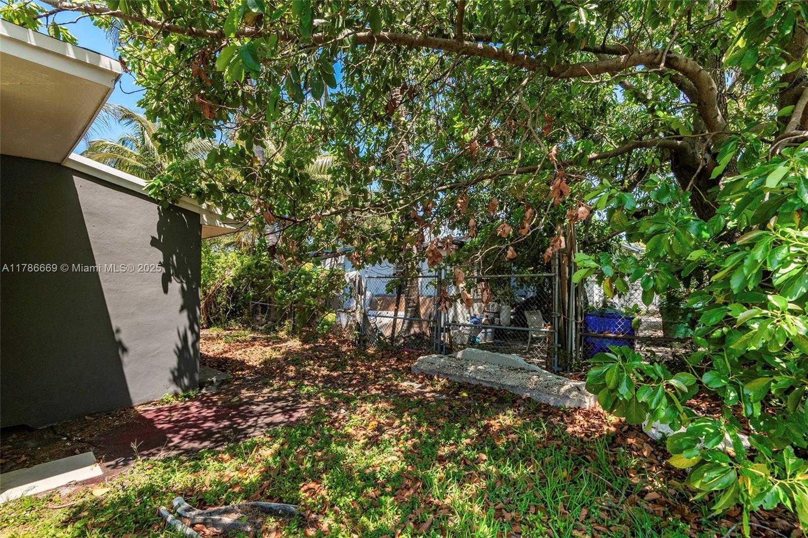 Small Image of 171 NORTH WEST 70TH ST, Miami Number 3