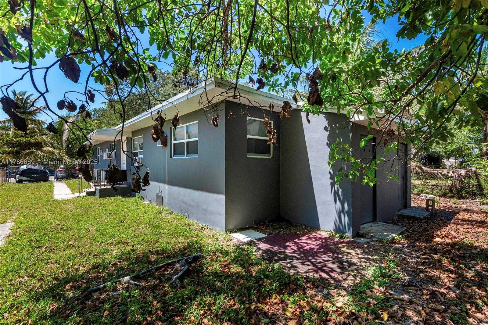 Small Image of 171 NORTH WEST 70TH ST, Miami Number 4