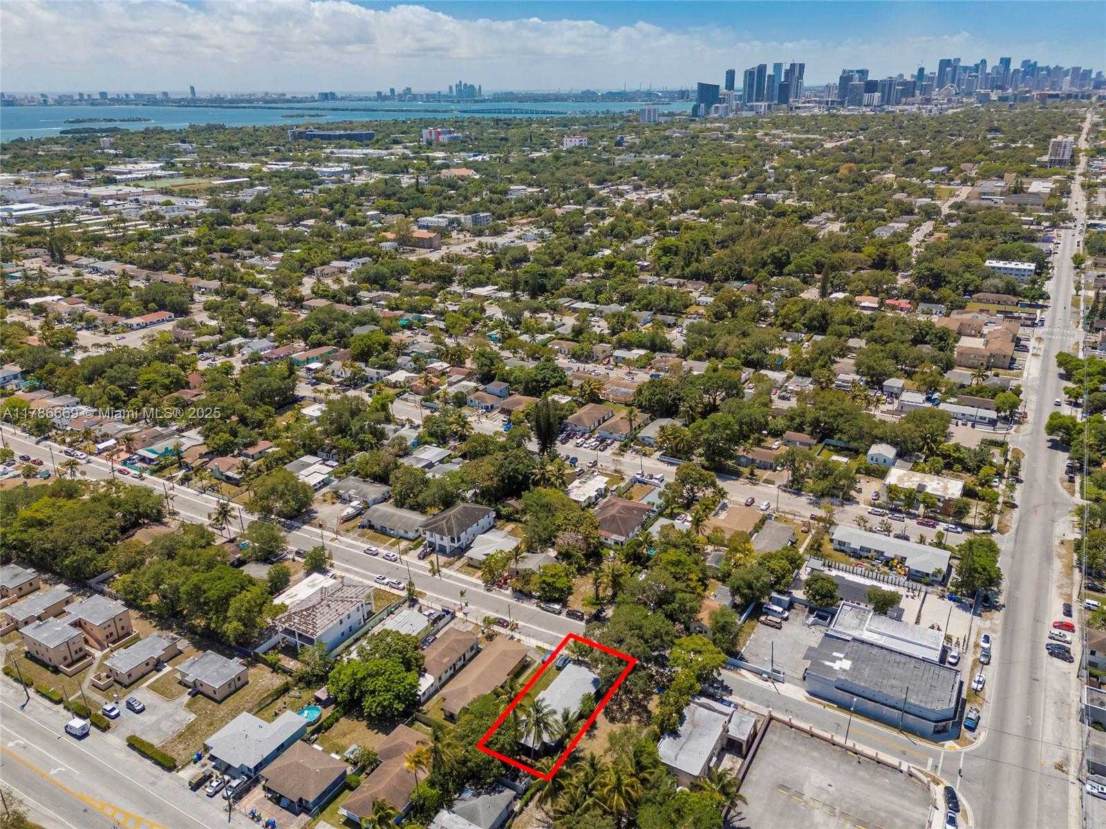 Small Image of 171 NORTH WEST 70TH ST, Miami Number 9
