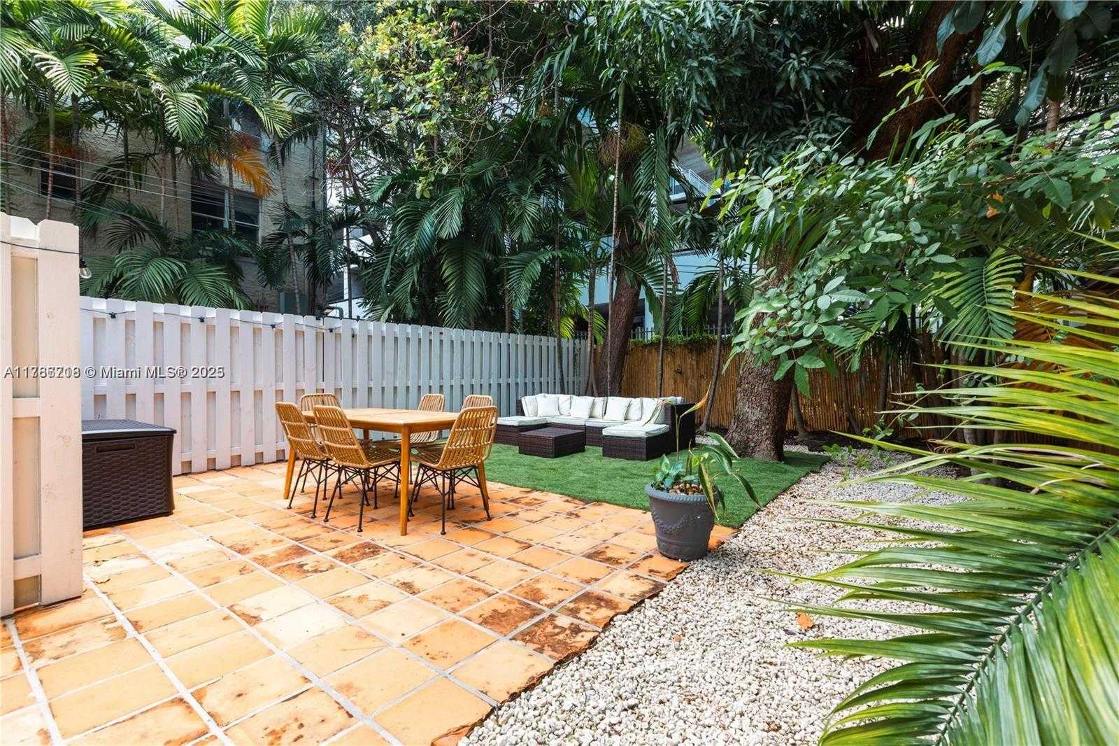 Small Image of 426 NORTH EAST 26TH ST, Miami Number 11