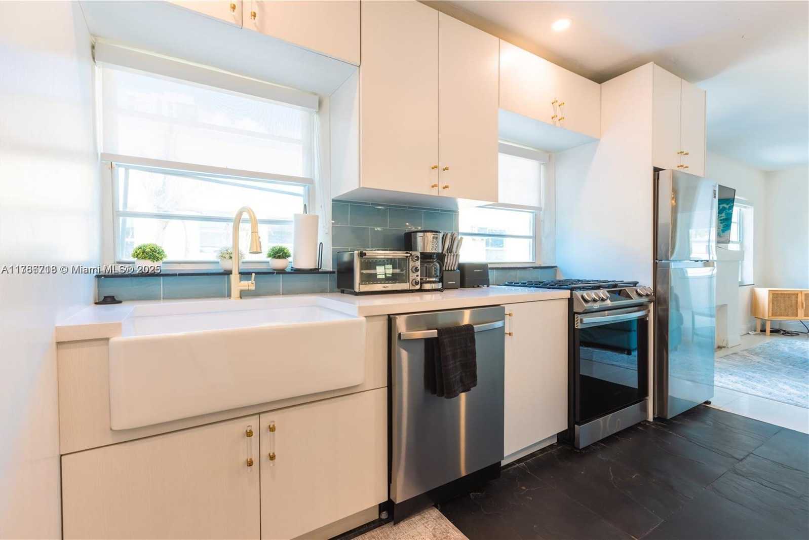 Small Image of 426 NORTH EAST 26TH ST, Miami Number 22
