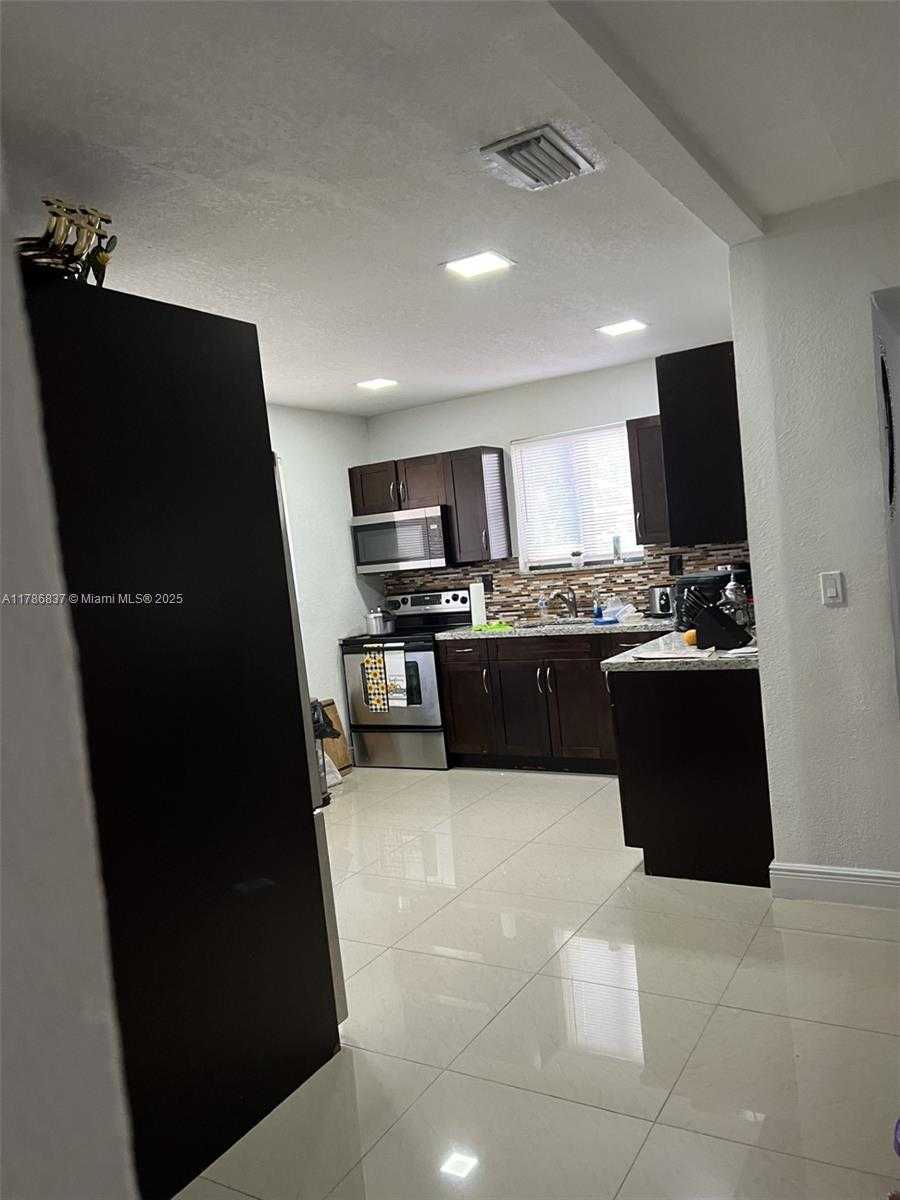 Small Image of 7225 SOUTH WEST 21ST ST, Miami Number 3