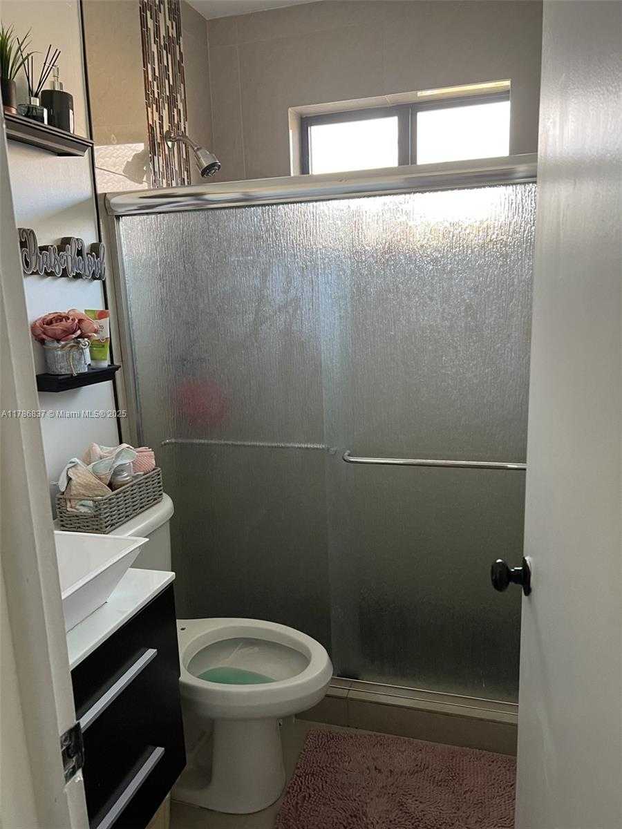 Small Image of 7225 SOUTH WEST 21ST ST, Miami Number 4