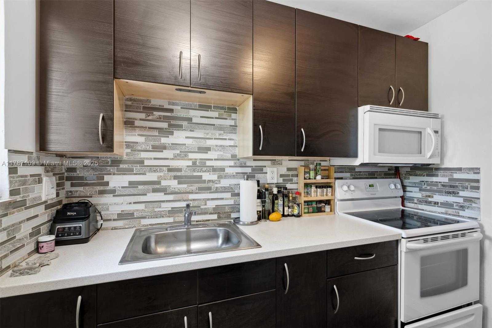 Small Image of 11105 NORTH EAST 9TH AVE #2, Biscayne Park Number 16