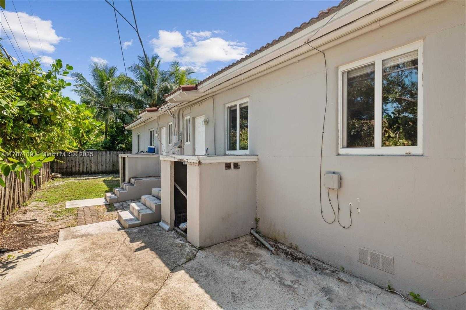 Small Image of 11105 NORTH EAST 9TH AVE #2, Biscayne Park Number 27