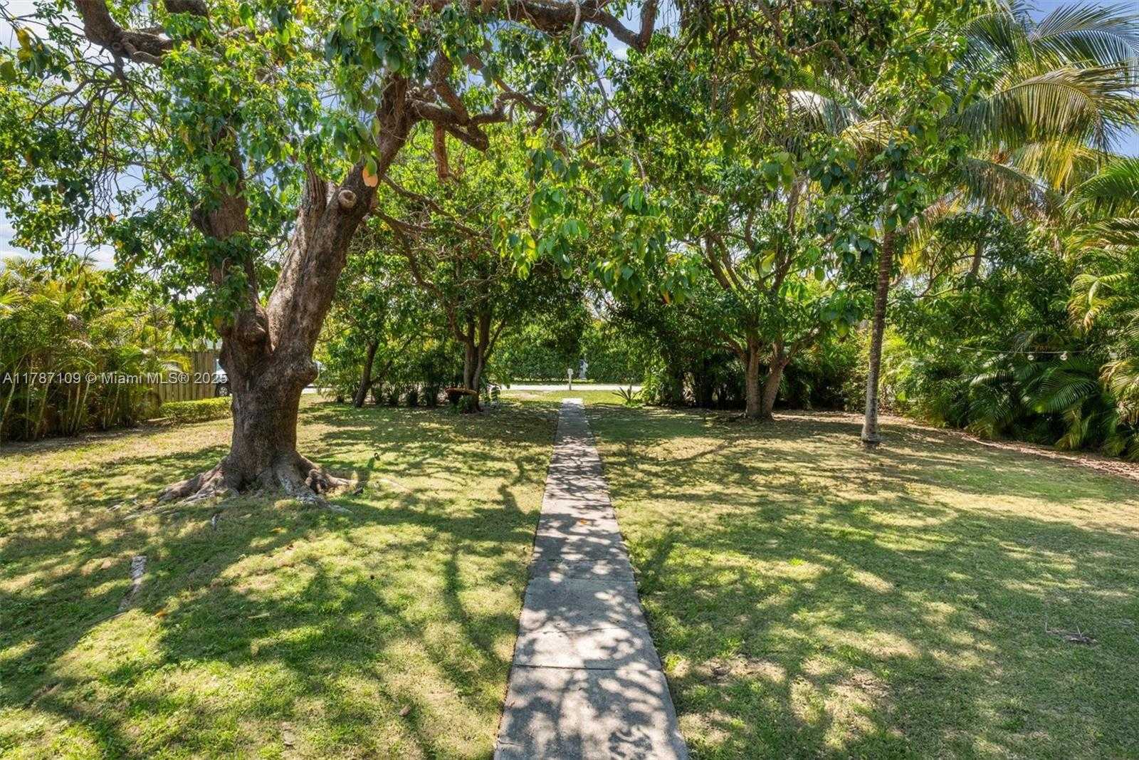 Small Image of 11105 NORTH EAST 9TH AVE #2, Biscayne Park Number 7