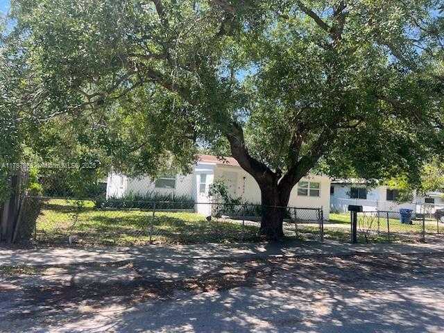 Small Image of 1864 NORTH WEST 88TH TER, Miami Number 2