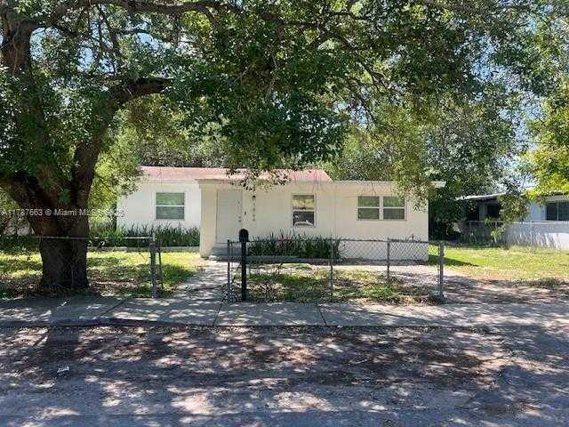 Small Image of 1864 NORTH WEST 88TH TER, Miami Number 3