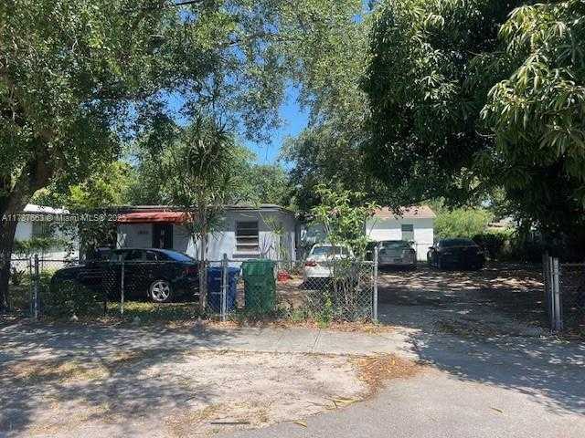 Small Image of 1864 NORTH WEST 88TH TER, Miami Number 5