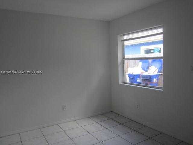Small Image of Pompano Beach Number 26