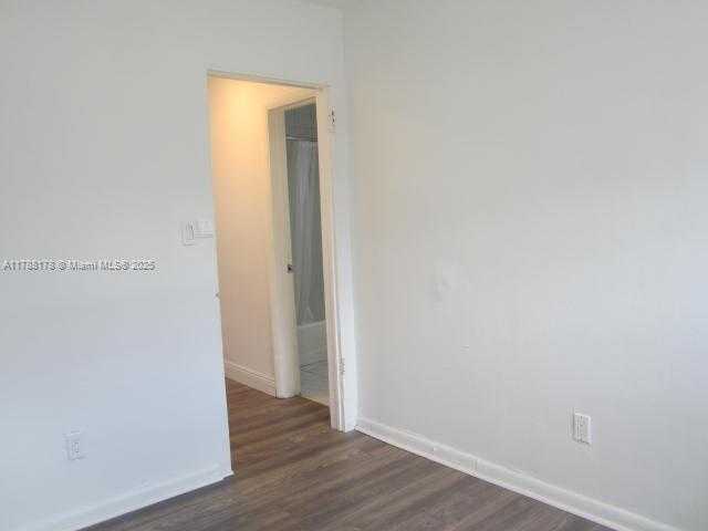 Small Image of Pompano Beach Number 32