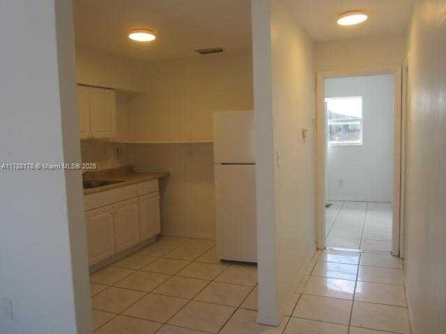 Small Image of Pompano Beach Number 46