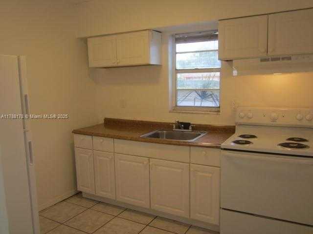 Small Image of Pompano Beach Number 49