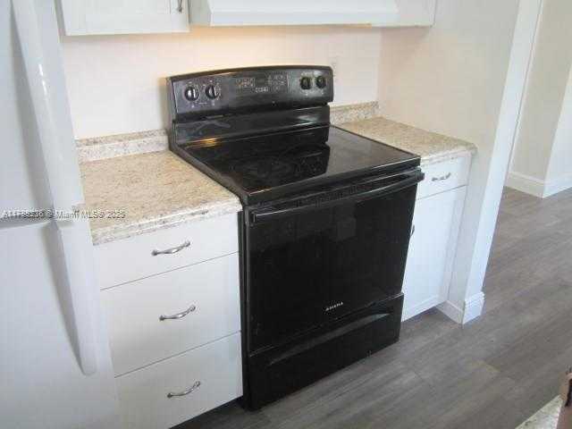 Small Image of Pompano Beach Number 72